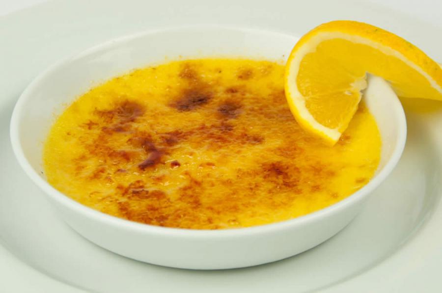 Crème brûlée mit Orangengeschmack