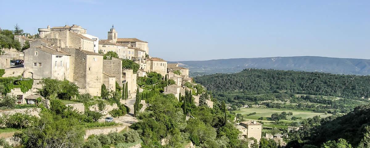 Das Dorf Gordes und Luberon