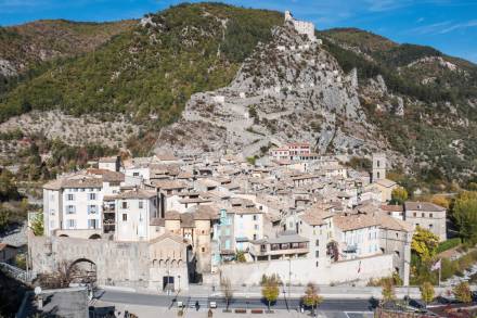 Entrevaux – wehrhafte Stadt am Ufer der Var