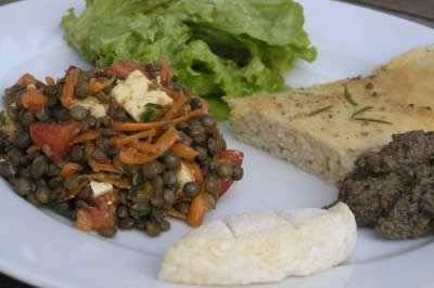 Provenzalischer Linsensalat auf Vorspeisenteller