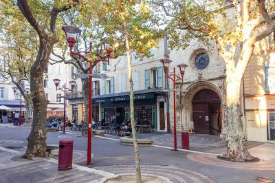 Manosque Place de l'Hôtel de Ville