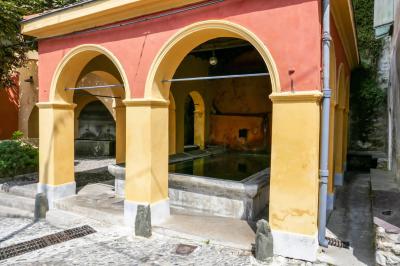 Waschhaus mit Brunnen in Saorge